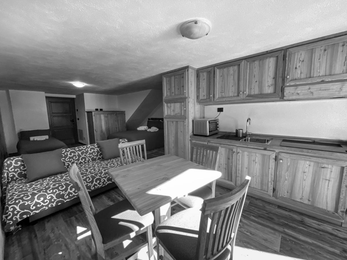 Apartment Aux Pieds Du Malatra' 2 *