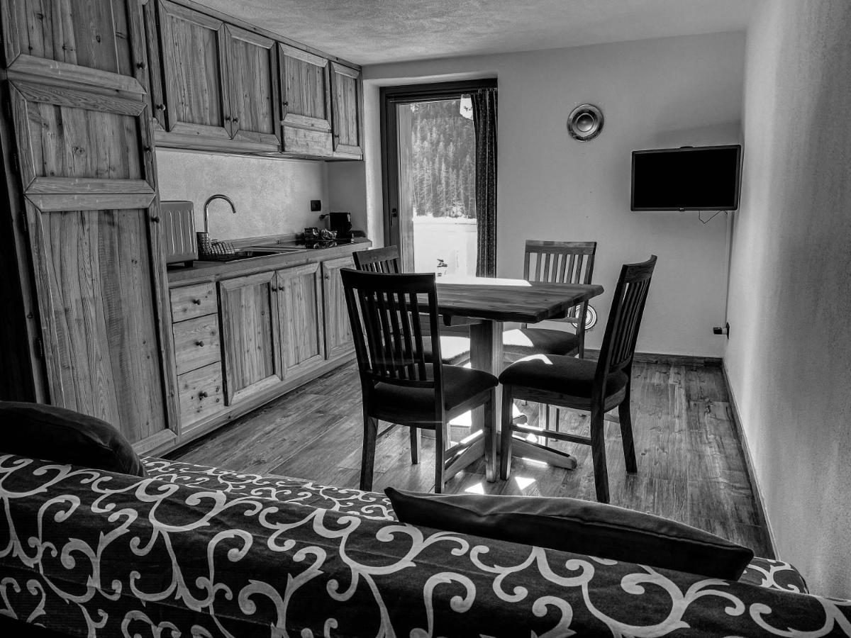 Aux Pieds Du Malatra' 2 Apartment