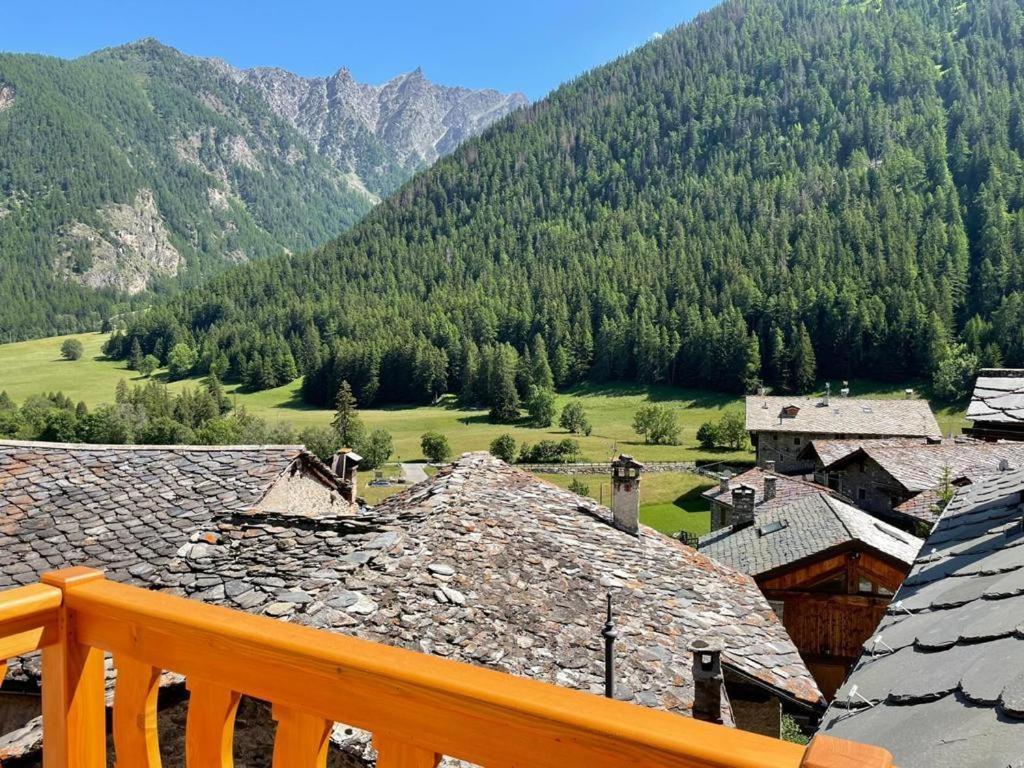 Apartment Aux Pieds Du Malatra' 2 *